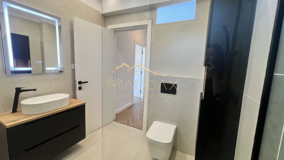 Vilă **6 camere  **451mp // Zona Iancu Nicolae - Poză 93