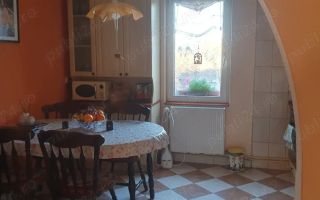 Vând apartament modern, intretinut - Poză 2