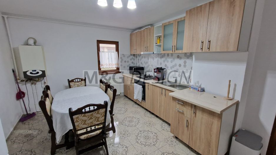 Apartament  camere Girocului etaj 2 cu centrala - Poză 4