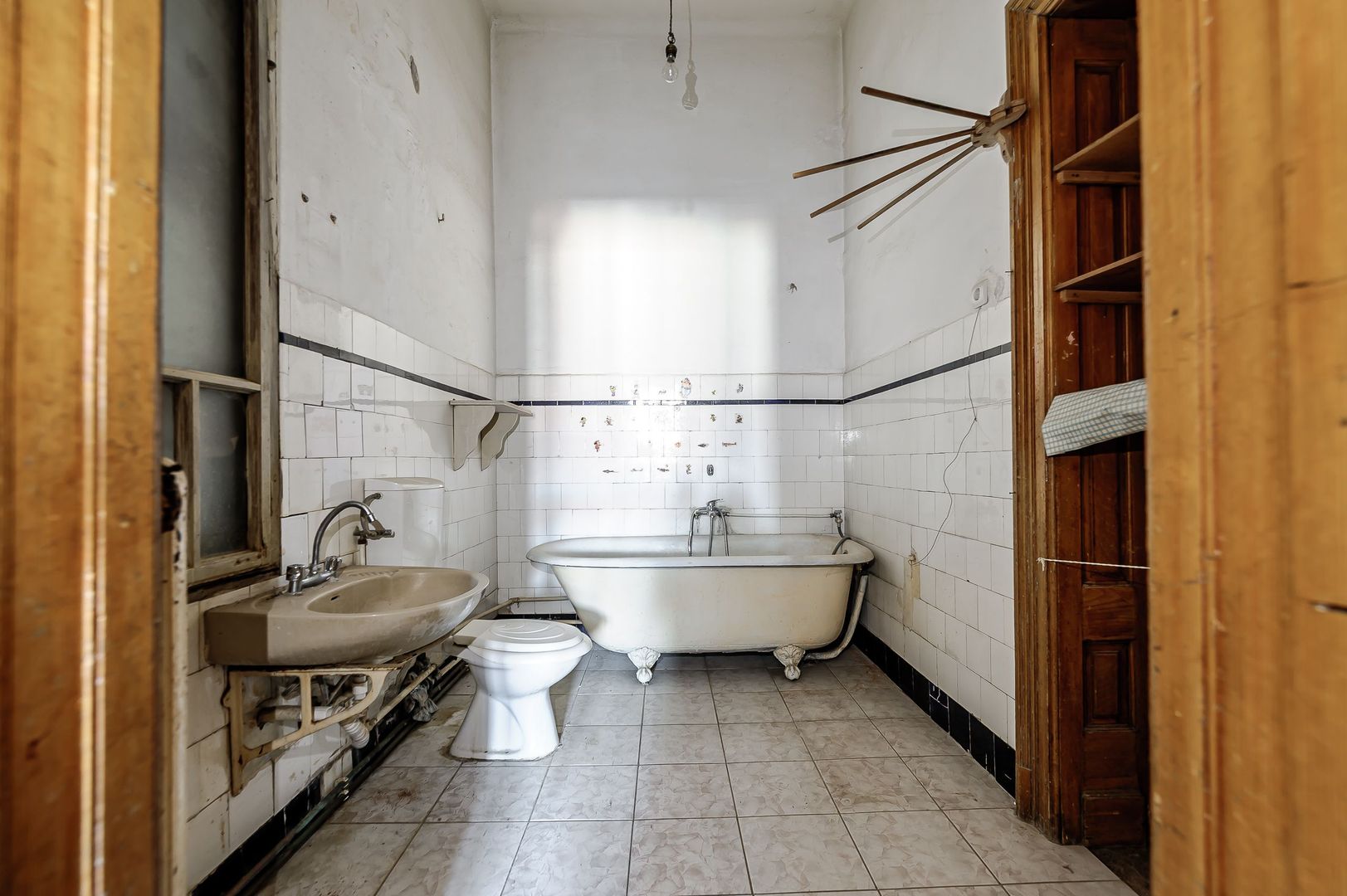 REZERVAT! Apartament cu 4 Camere în Palatul Bohuș, Arad - Poză 13