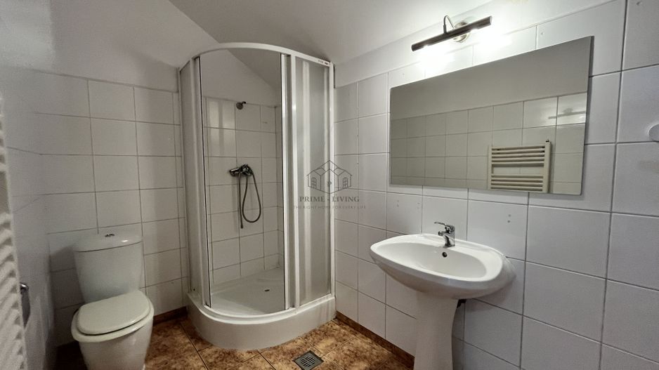 VILA CU 5 CAMERE LA INCHIRIERE PE MALUL LACULUI STRAULESTI - Poză 5