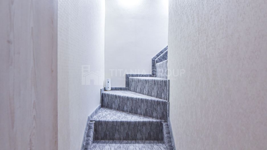 Casa zona centrala, curte individuala - Poză 6