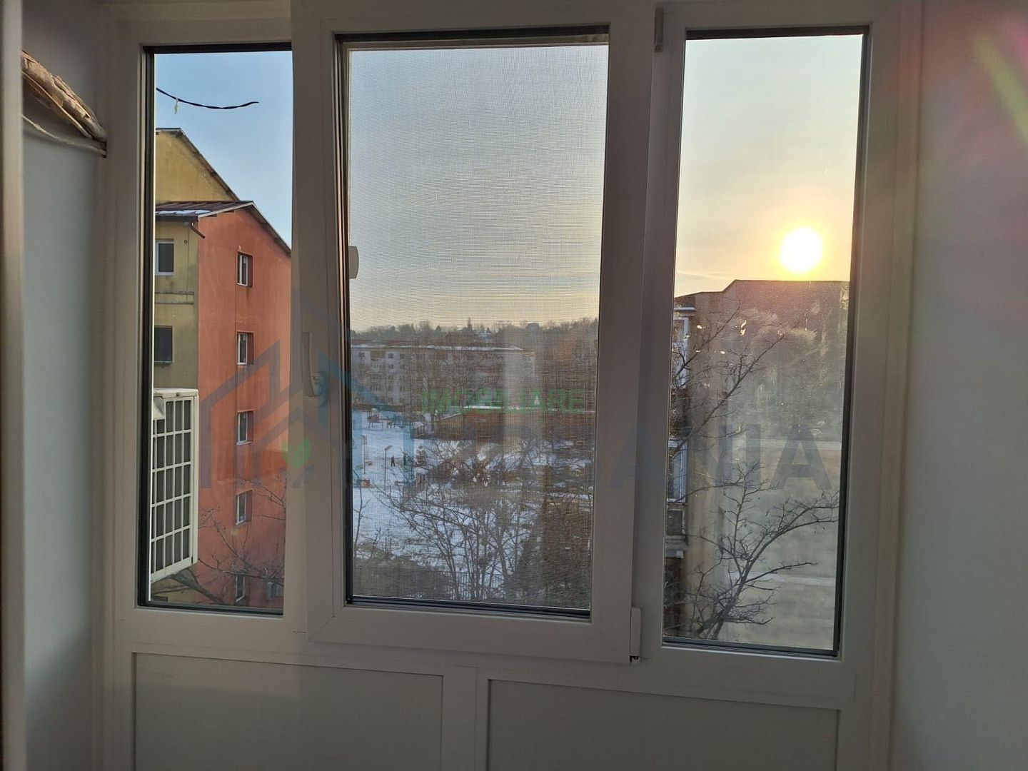 Închiriez garsonieră Nicolina - Poză 3