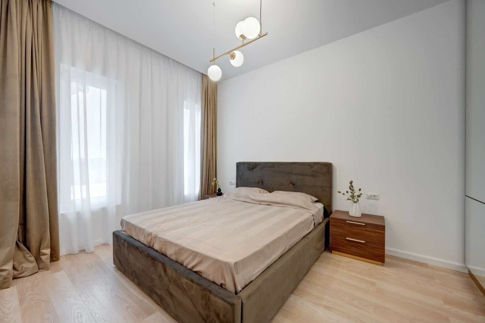 Casă Elegantă cu Curte Privată | 4 Camere | Prima Inchirere | Tunari - Poză 2