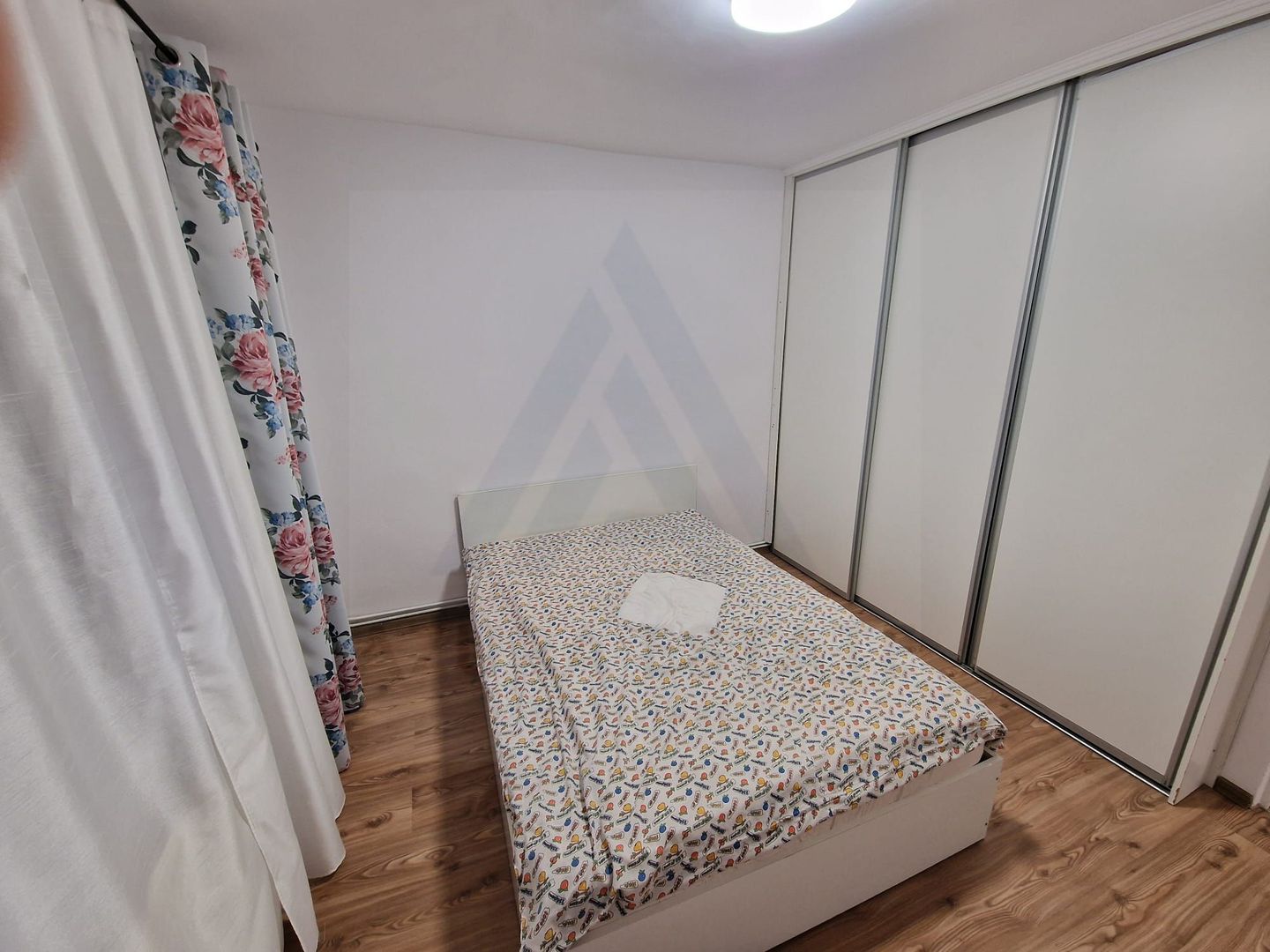 Apartament 3 camere 2 bai 66mp + pivnita Terezian - Poză 1