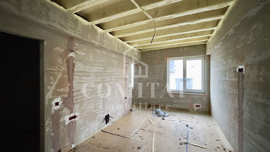 Casa individuala cu teren generos, retrasă de la trafic - Poză 11