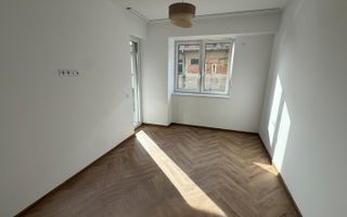 Apartament de vânzare – 3 camere, zonă centrală - Sibiu - Poză 4