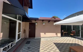 „Vilă cu piscină și teren 1.400 mp în zona Mal, Onești - Poză 38