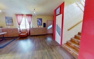 Proprietate pe 2 niveluri, curte individuala si garaj, cartier linistit, Rasnov. - Poză 9