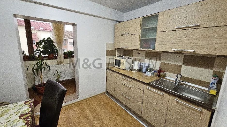 Apartament 3 camere Soarelui - Poză 4