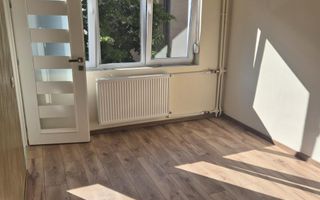 Apartament cu 2 camere semidecomandat zona Rogerius - Poză 1