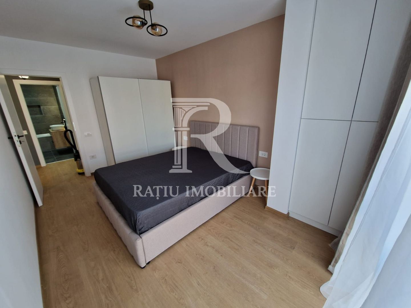 Apartament cu 2 camere ultracentral  | Charm Residence  |  Oradea - Poză 1