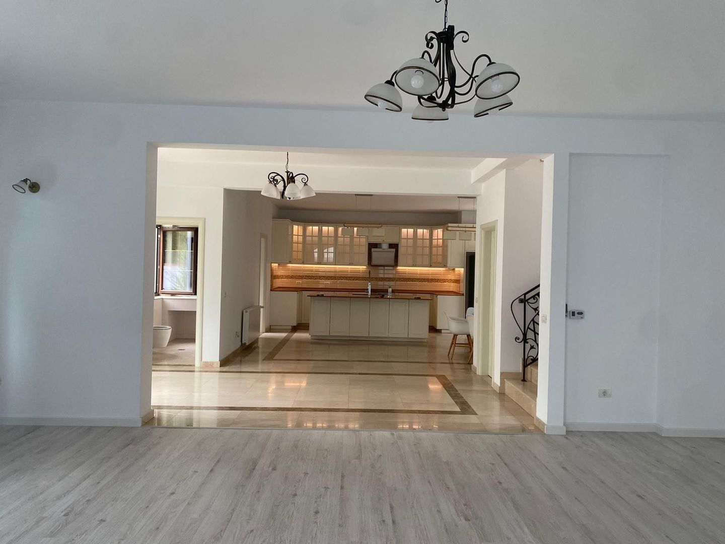 VILA CASA DE INCHIRIERE IN ZONA EROU IANCU NICOLAE PIPERA - Poză 19