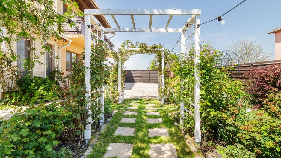 Casa cu suflet si gradina spectaculoasa - Poză 2