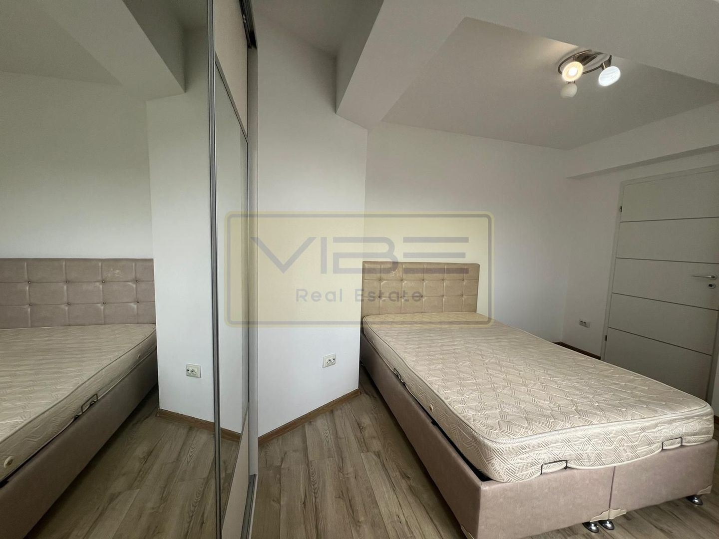 Apartament modern 2 dormitoare+living Nicolina T.Neculai - Poză 9