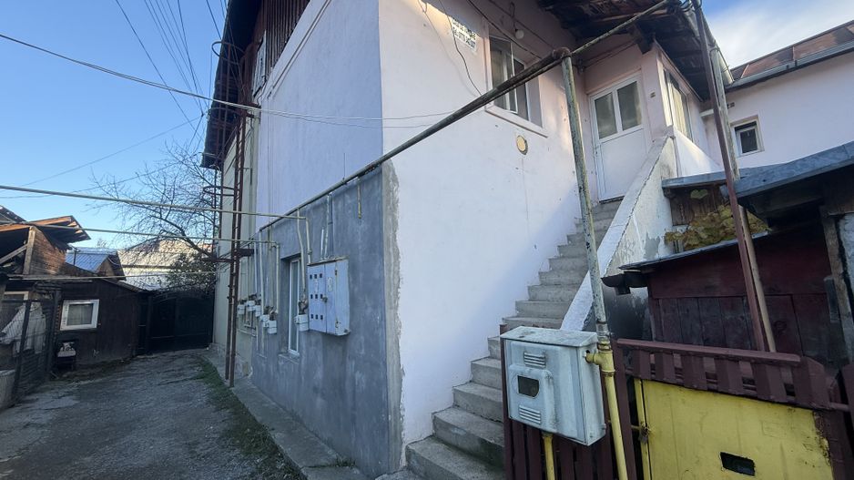 Apartament 2 cam in Vila etaj 1 + pod + curte 34 mp Campina - Poză 12