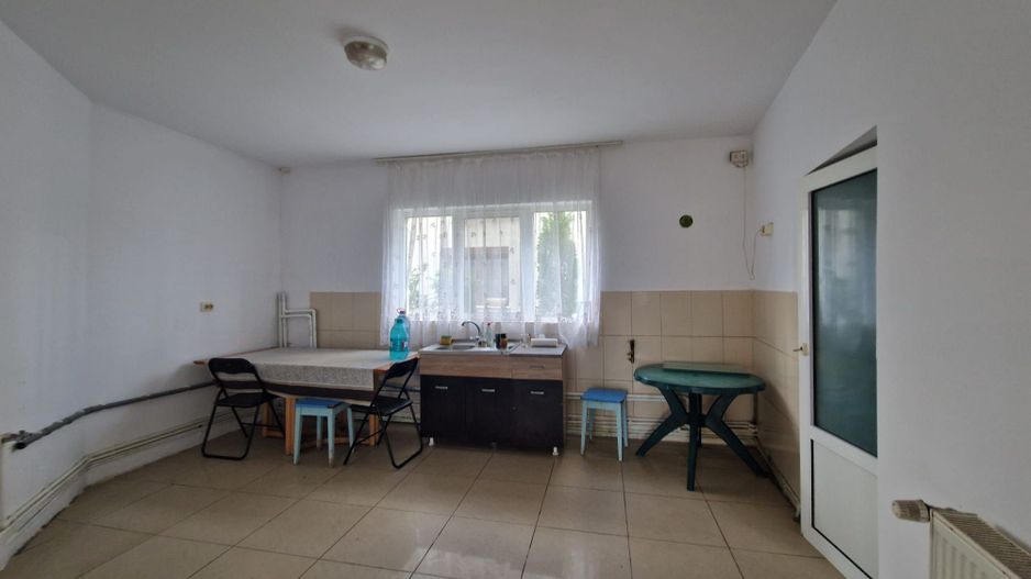 Casă spațioasă de închiriat – Valea Mare, Ștefănești, 2 km de Pitesti - Poză 3