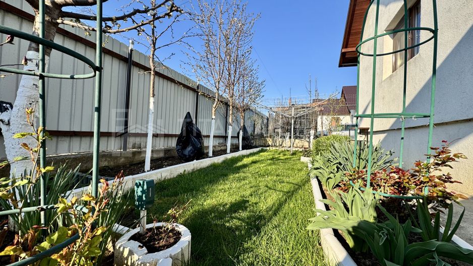 Se vinde “acasa”, 4 camere decomandate, panouri+baterii, teren 397mp,m - Poză 10