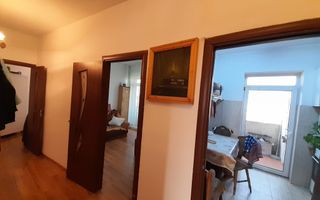 Apartament cu 3 camere în zonă centrală, compartimentat eficient. - Poză 3
