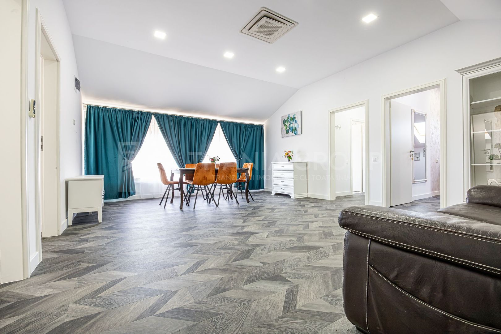 Vila 5 dormitoare | Pensiune | Proprietate versatilă în Marcus, Brașov - Poză 22