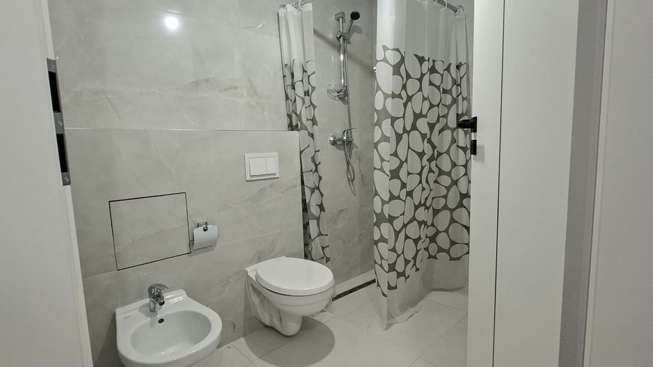 Apartament complet renovat cu scara interioara - Poză 30