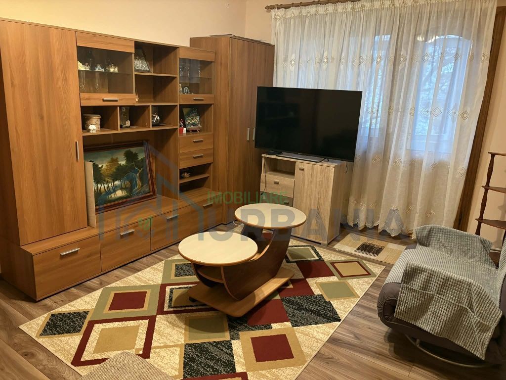 Apartament 3 camere inchiriere - Poză 1