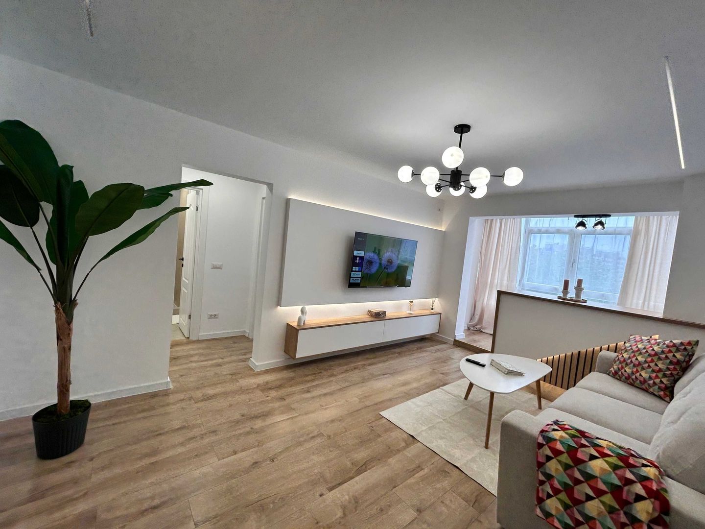 Vand-Apartament 2 camere-Metrou Romanierilor-Drumul Taberei - Poză 2