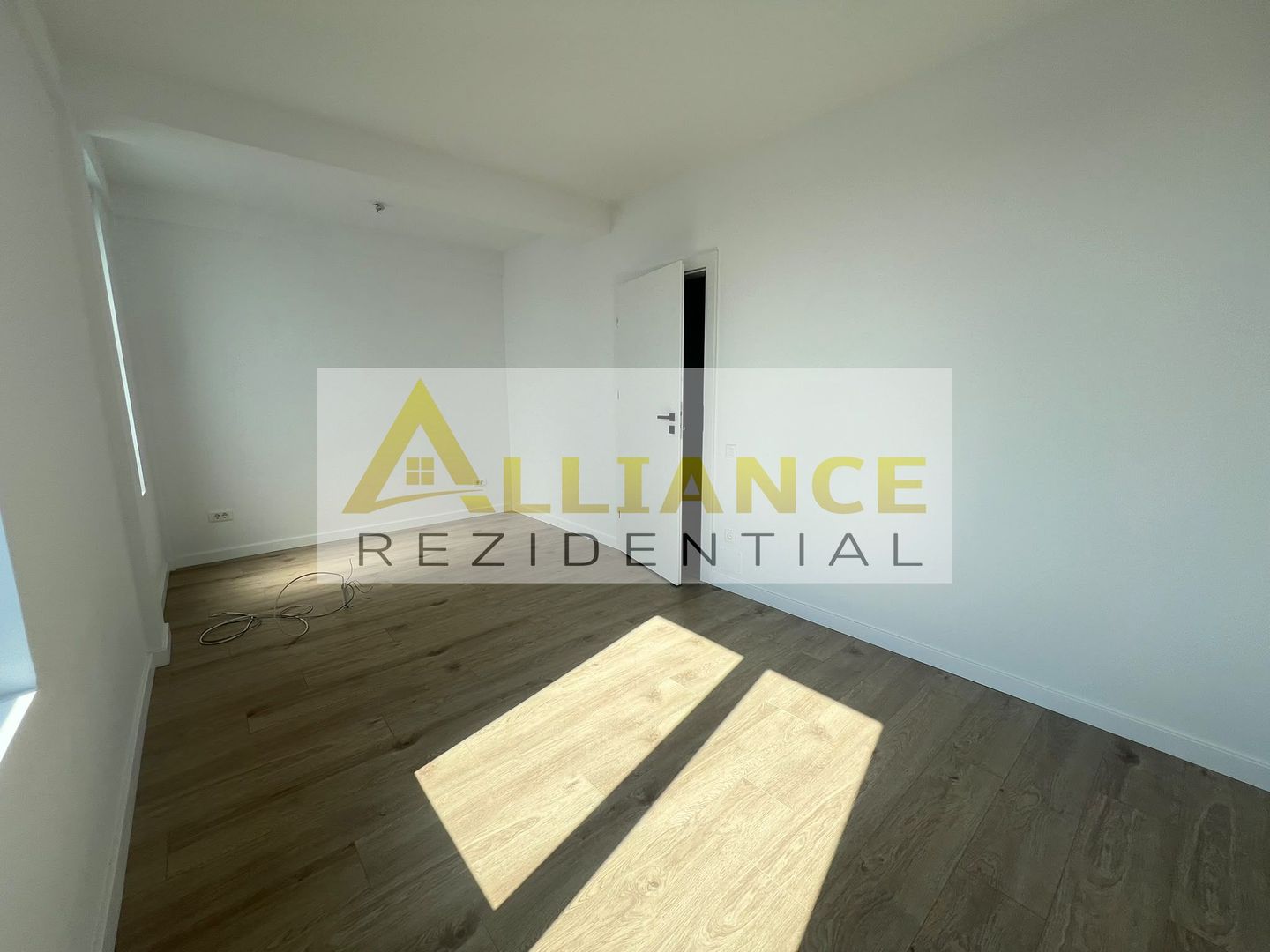 Duplex   - 3 camere -2 bai-400 M de STV - Poză 10