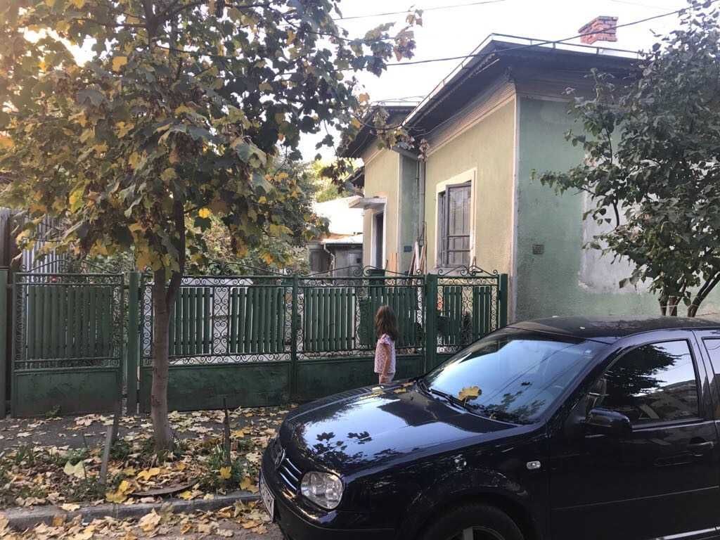 Casa de vanzare Mall Vitan cu teren 245 mp - Poză 1