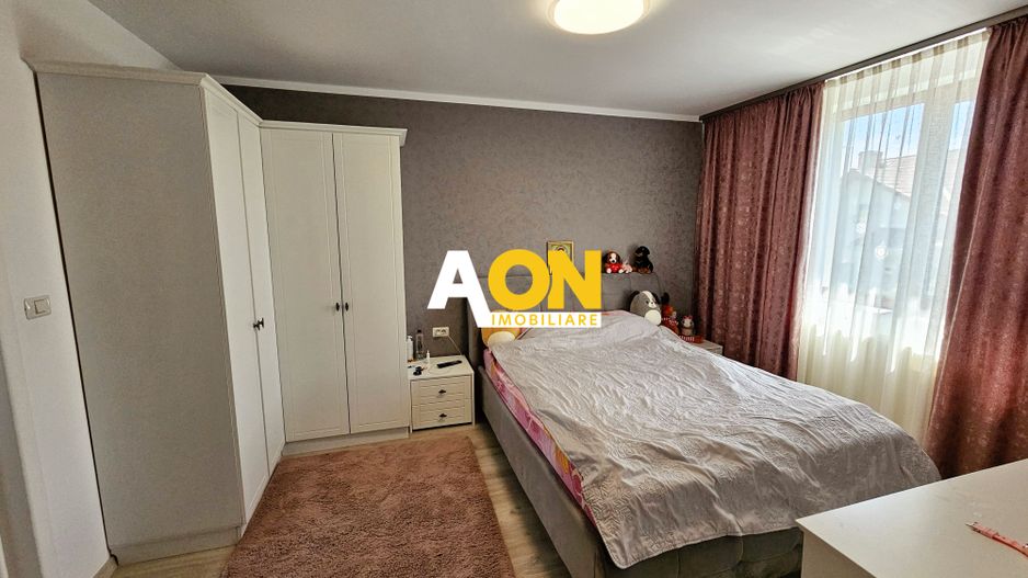 1/2 Duplex mobilat, utilat, 4 camere, pivnita, 200 mp teren - Poză 9