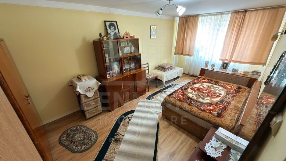 De vanzare casa tip duplex Piata Chiriac 222mp - Poză 1