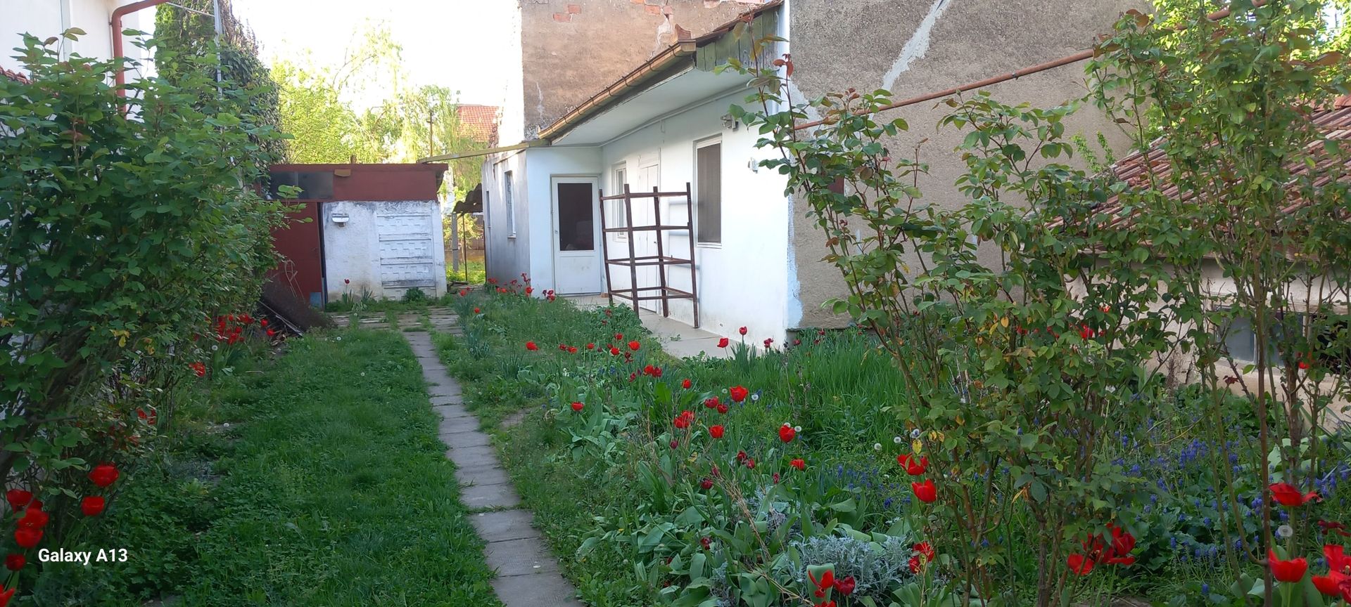Ag BRASADAS vinde casa cu 2 cam teren 4.86 ari în zona SEMICENTRALA. - Poză 1