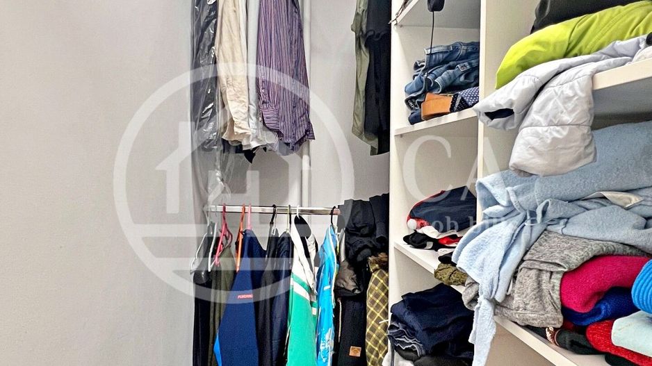 Apartament de vânzare cu 3 camere in zona Rogerius, Oradea - Poză 3