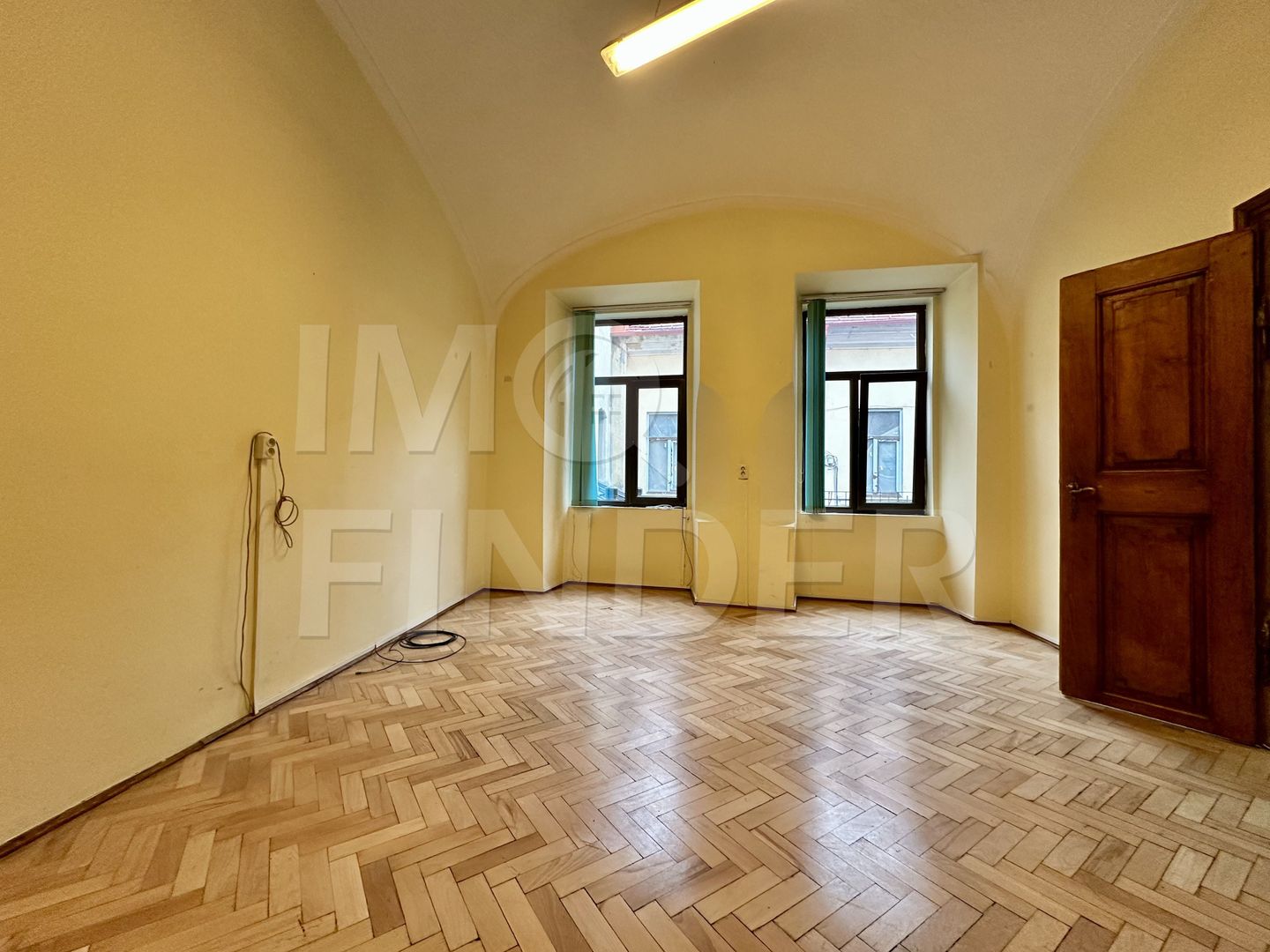 Închiriere 2 camere, parcare-  Piața Unirii- Ultracentral - Poză 1