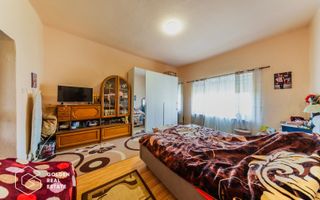Casa foarte spatioasa cu gradina si gospodarie, Santana - Poză 6