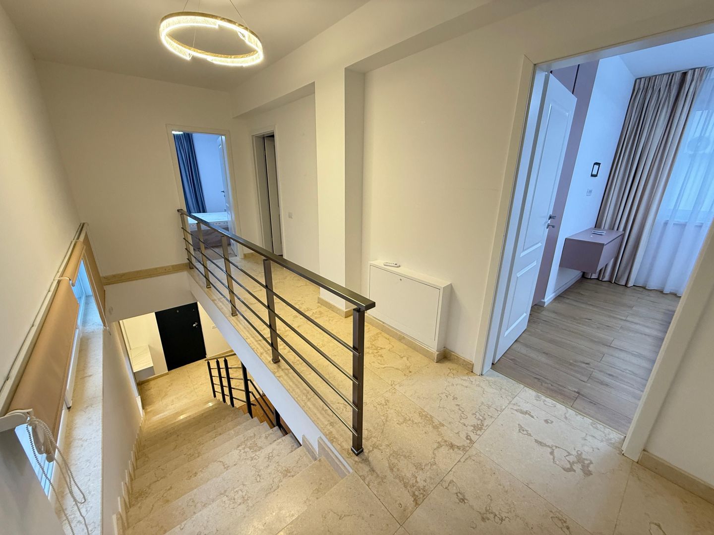 Vila Indivduala Aerocity Tunari - Poză 10