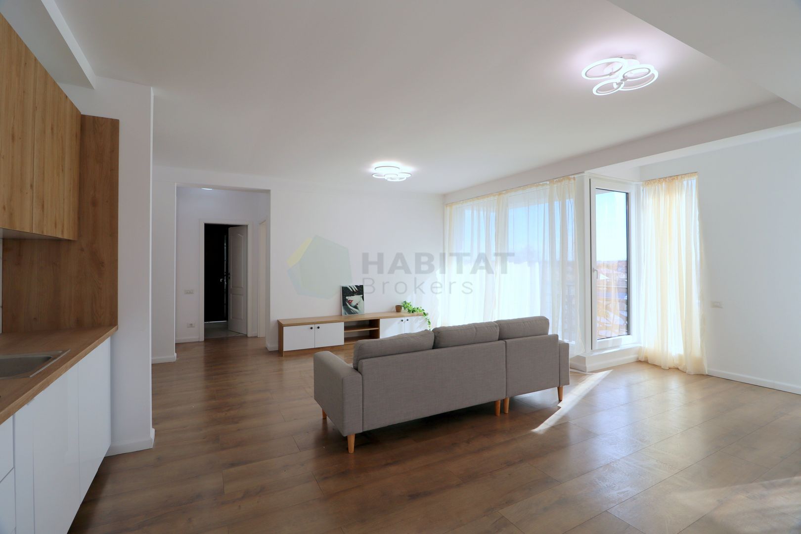2 camere, loc de parcare incus - Poză 5