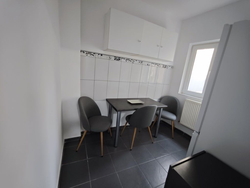 Închiriez apartament 3 camere, Unirii, plan B, centrală proprie - Poză 6