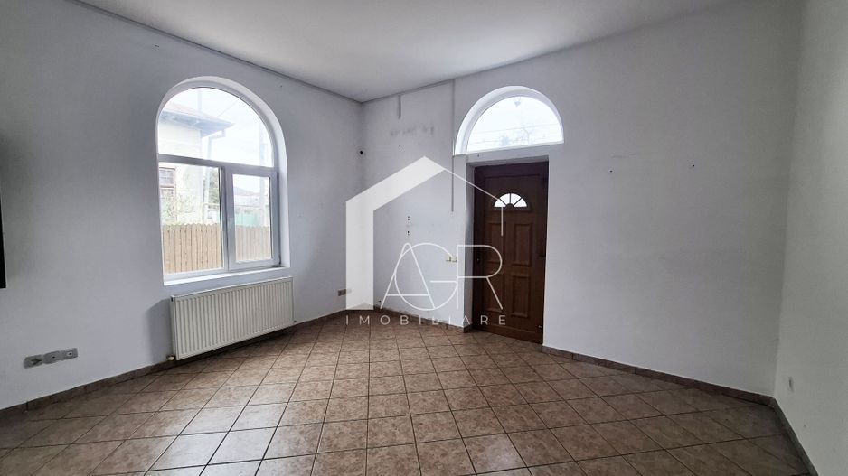 Casa cu 4 camere, zona Central - Poză 5