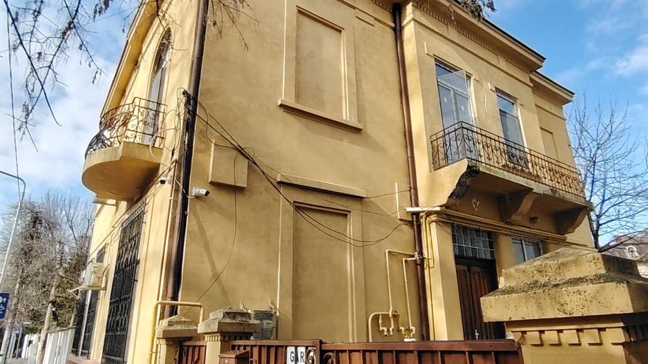 Apartament in vila | 6 camere | Demisol + Parter | Cartierul Armenesc - Poză 2