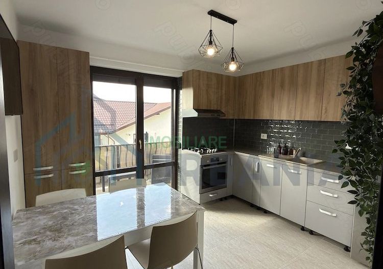 Vând apartament cu 3 camere - Poză 6