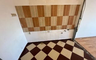 Garsonieră 26 mp I De renovat I Etaj 3 I Pivniță I Lazaret - Poză 4
