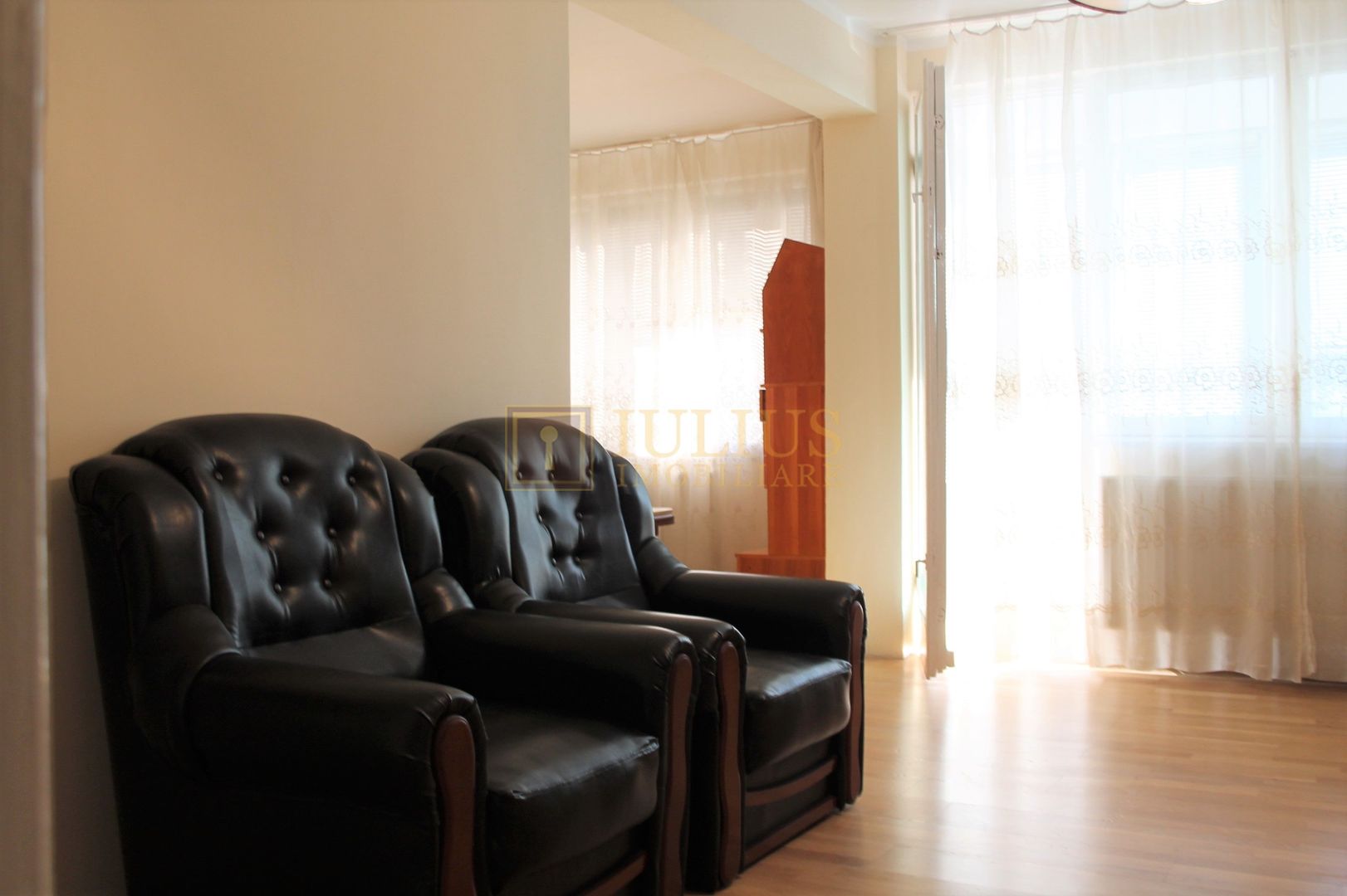 Ultracentral, Piata Victoriei, Opera - Poză 1