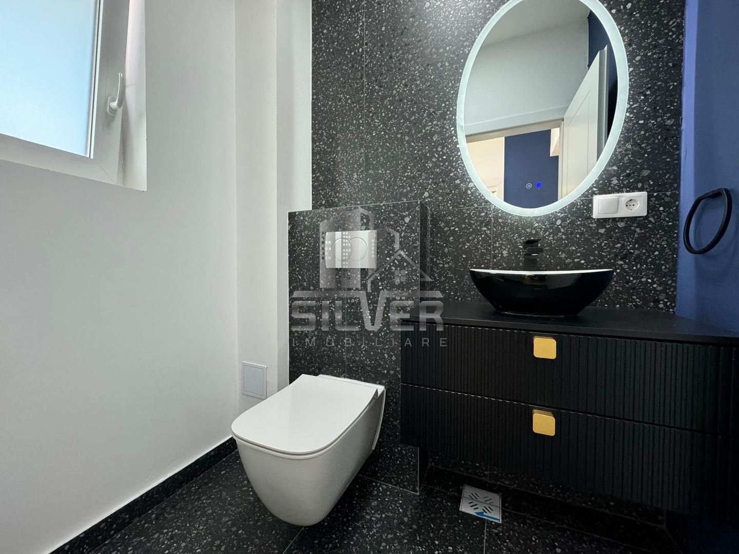 Casa tip duplex  la cheie. - Poză 7