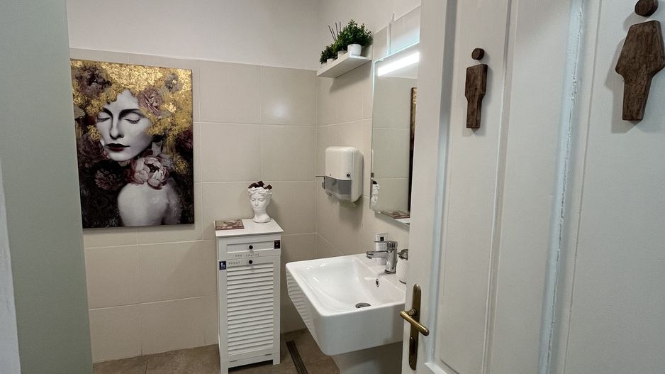 De vanzare Spatiu Birou/Apartament zona Romana Intrare Separata sect 1 - Poză 18