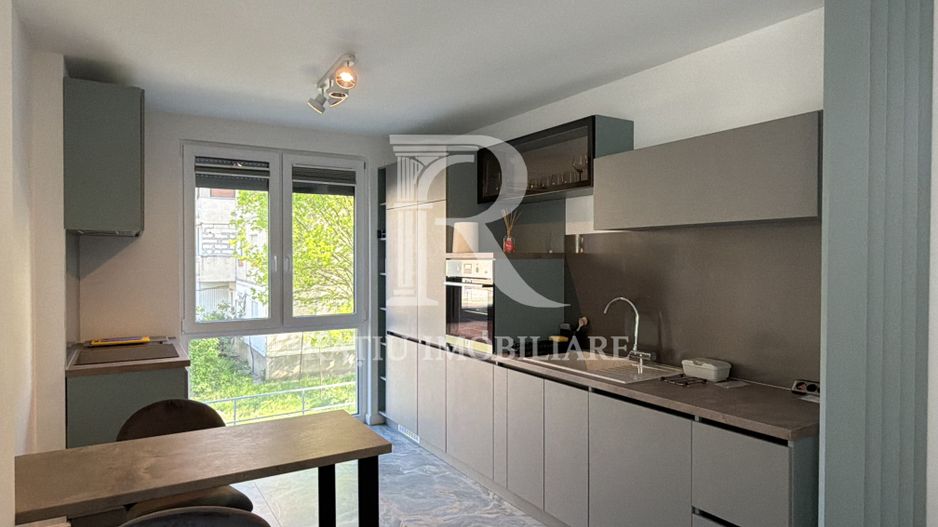 Apartament de LUX de închiriat – PRIMA ÎNCHIRIERE | Locație CENTRALĂ - Poză 3
