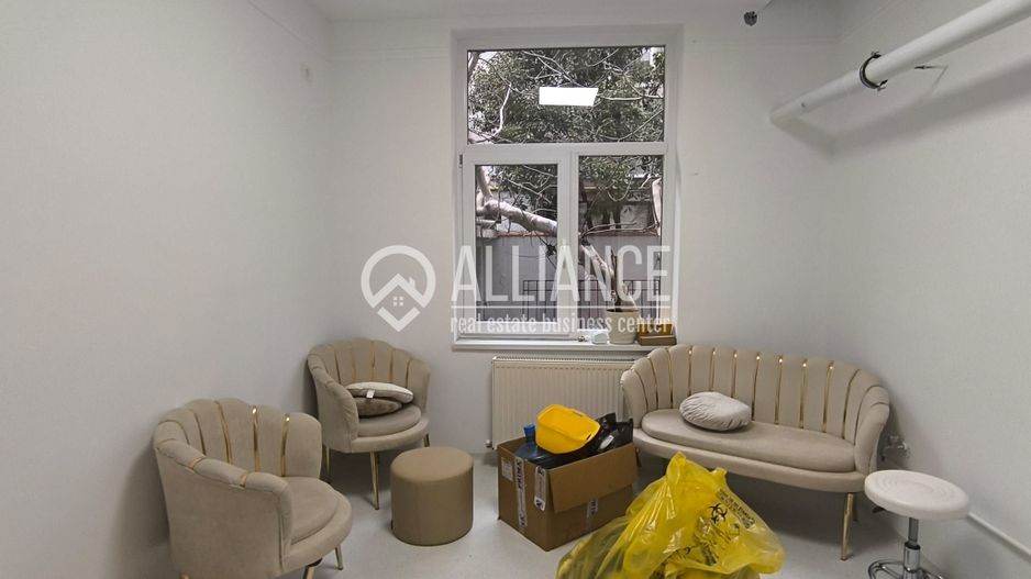 CAPITOL - Bdul Mamaia parter de vila stradal! - Poză 17