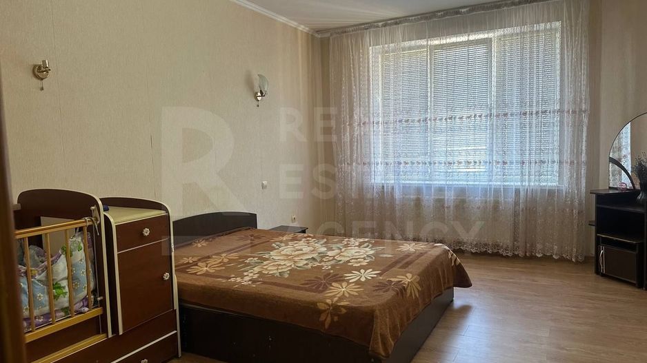 Chirie, 2 camere, Strada Mihail Frunze, Strășeni - Poză 1