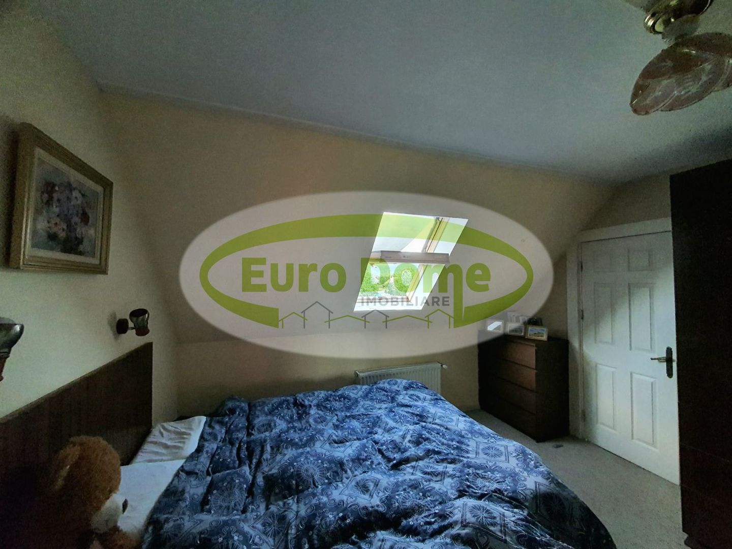 Casa primitoare, curte si gradina, priveliste frumoasa catre munti. - Poză 9