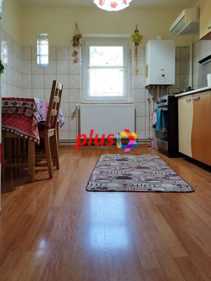 Apartament cu doua camere, zona Racadau 54 mp - Poză 4